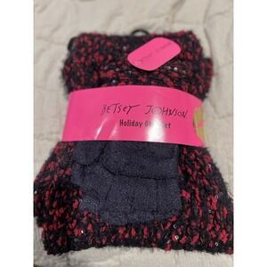 Betsey Johnson Gift Set Scarf And‎ Fingerless Gloves NWT
